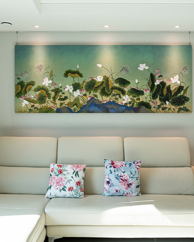 화사한 민화, 를 갤러리처럼 걸어 꾸민 거실