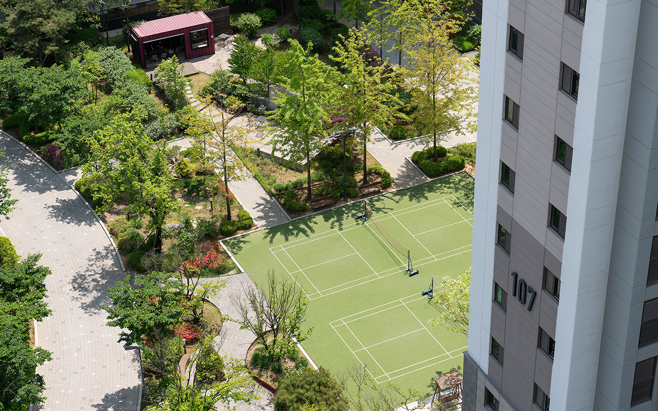김포 한강센트럴자이의 테니스 코트와 커뮤니티 시설_자이매거진_비욘드아파트먼트_한강메트로자이_테니스장
